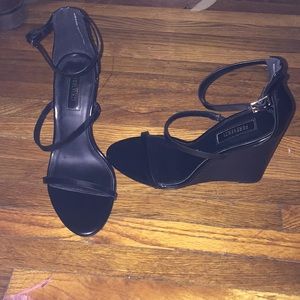 Forever 21 Black Wedges 🖤